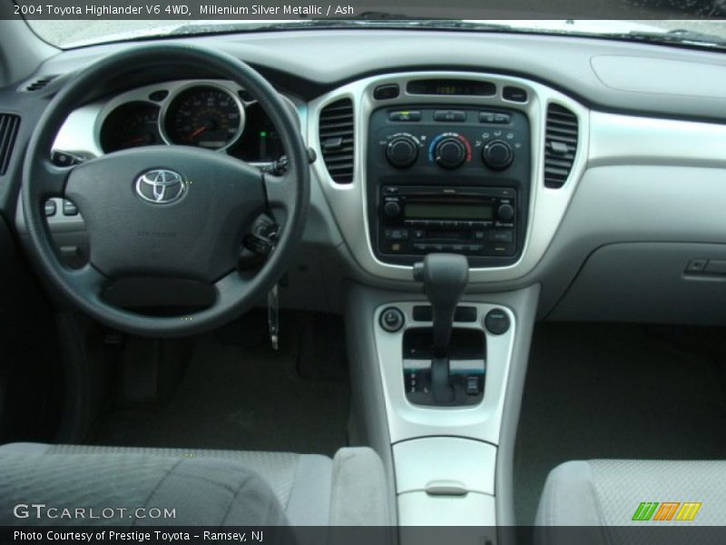 Millenium Silver Metallic / Ash 2004 Toyota Highlander V6 4WD
