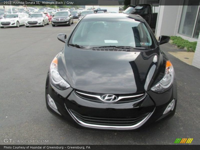 Midnight Black / Gray 2013 Hyundai Sonata SE