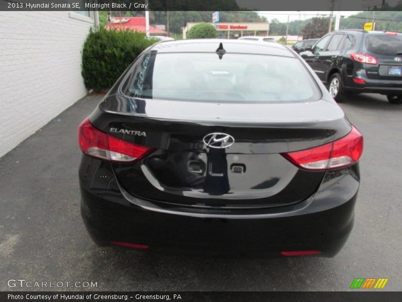 Midnight Black / Gray 2013 Hyundai Sonata SE