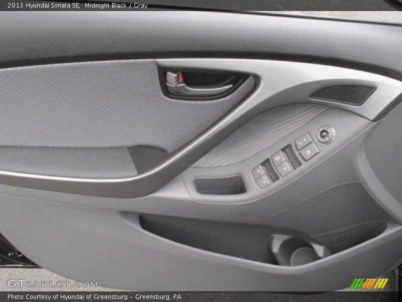 Midnight Black / Gray 2013 Hyundai Sonata SE