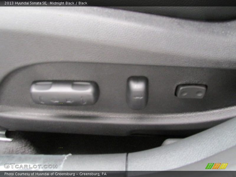Midnight Black / Black 2013 Hyundai Sonata SE