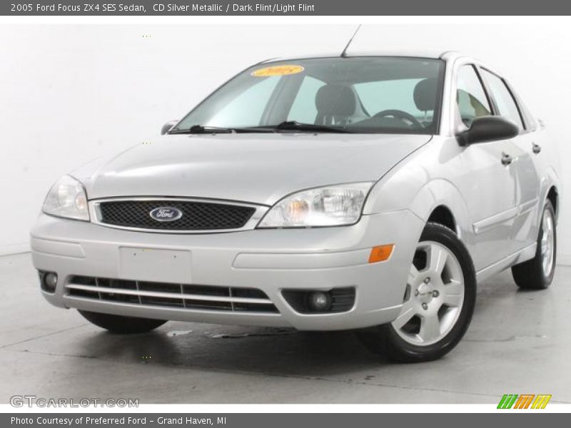 CD Silver Metallic / Dark Flint/Light Flint 2005 Ford Focus ZX4 SES Sedan