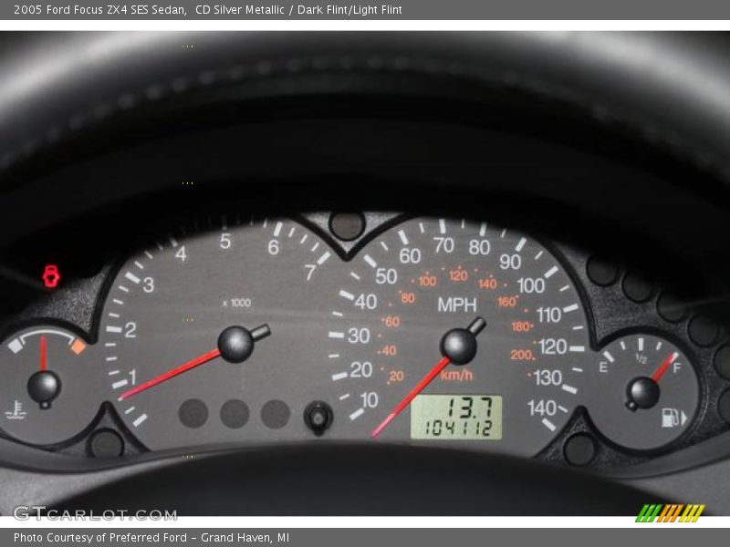 CD Silver Metallic / Dark Flint/Light Flint 2005 Ford Focus ZX4 SES Sedan