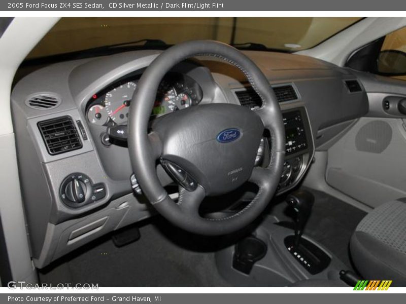 CD Silver Metallic / Dark Flint/Light Flint 2005 Ford Focus ZX4 SES Sedan