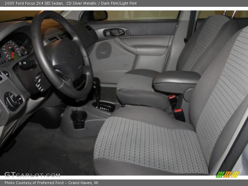 CD Silver Metallic / Dark Flint/Light Flint 2005 Ford Focus ZX4 SES Sedan