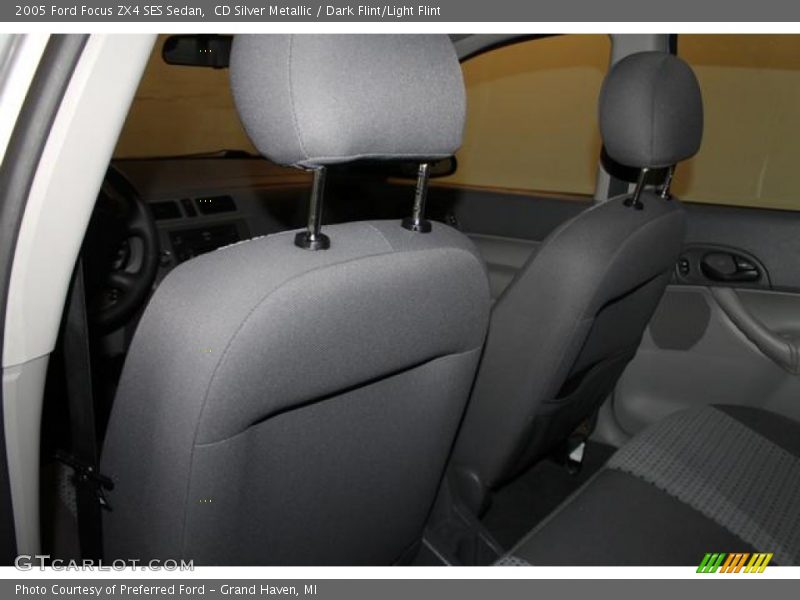CD Silver Metallic / Dark Flint/Light Flint 2005 Ford Focus ZX4 SES Sedan