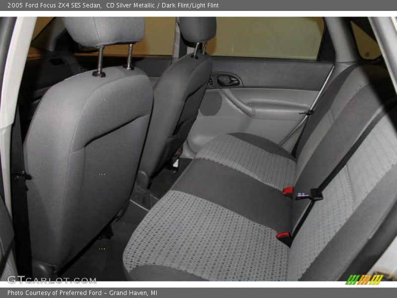 CD Silver Metallic / Dark Flint/Light Flint 2005 Ford Focus ZX4 SES Sedan