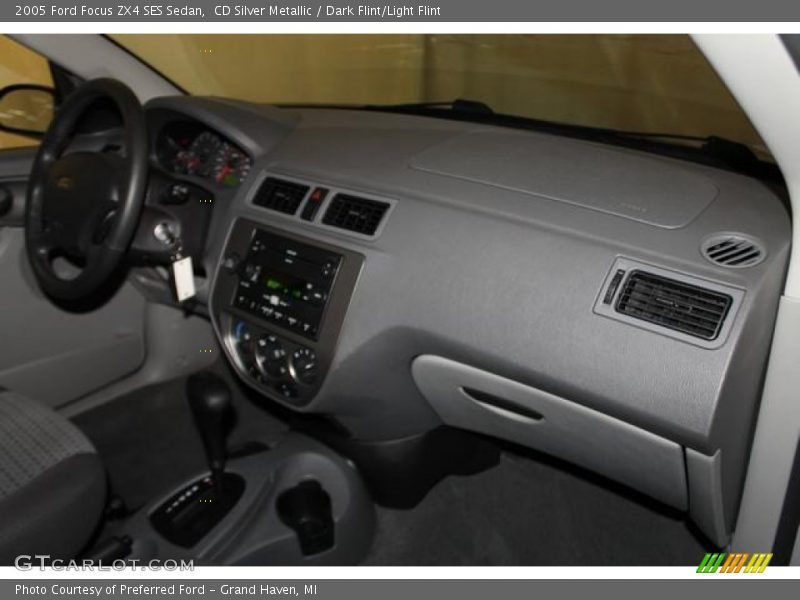 CD Silver Metallic / Dark Flint/Light Flint 2005 Ford Focus ZX4 SES Sedan