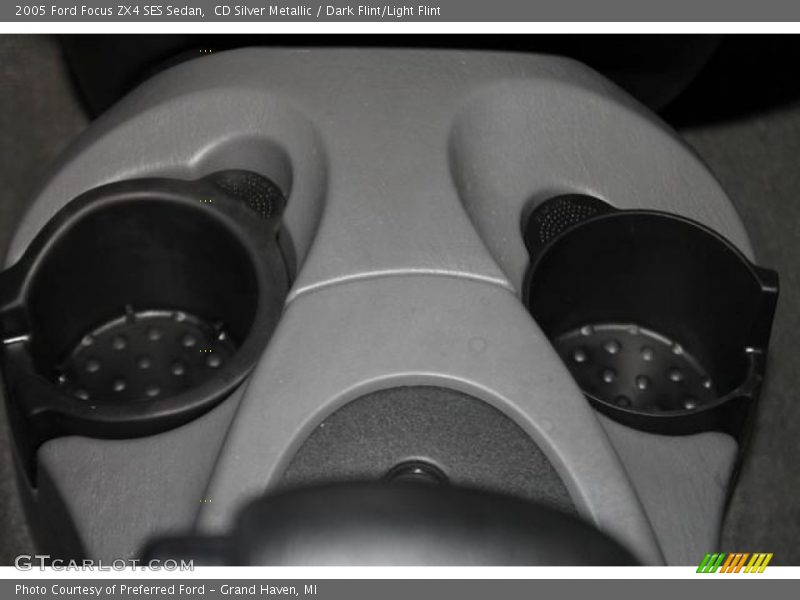 CD Silver Metallic / Dark Flint/Light Flint 2005 Ford Focus ZX4 SES Sedan