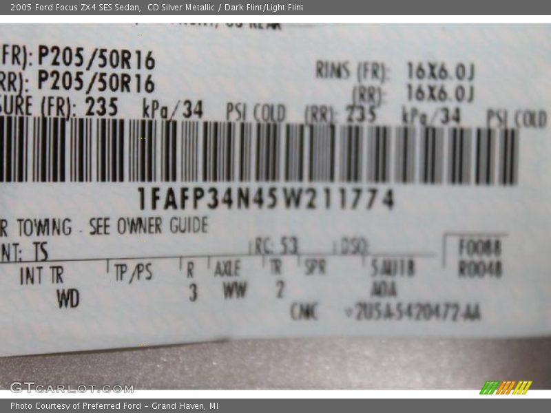 CD Silver Metallic / Dark Flint/Light Flint 2005 Ford Focus ZX4 SES Sedan