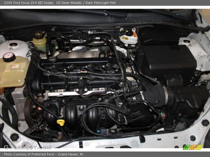 CD Silver Metallic / Dark Flint/Light Flint 2005 Ford Focus ZX4 SES Sedan