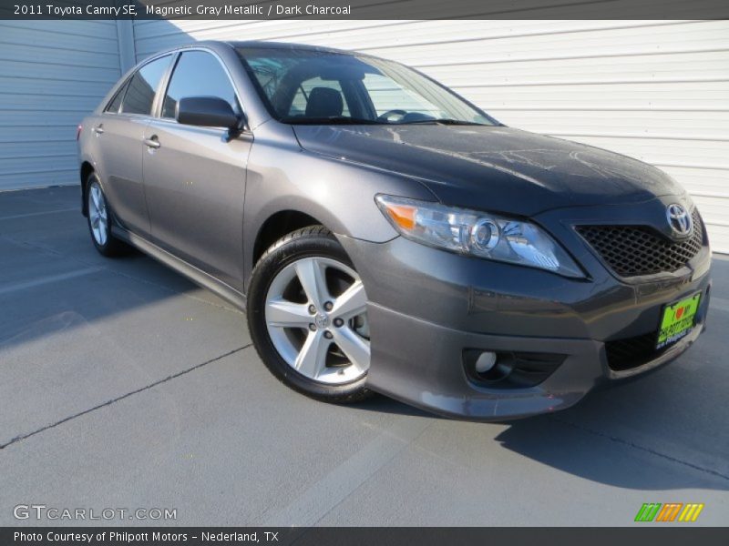 Magnetic Gray Metallic / Dark Charcoal 2011 Toyota Camry SE