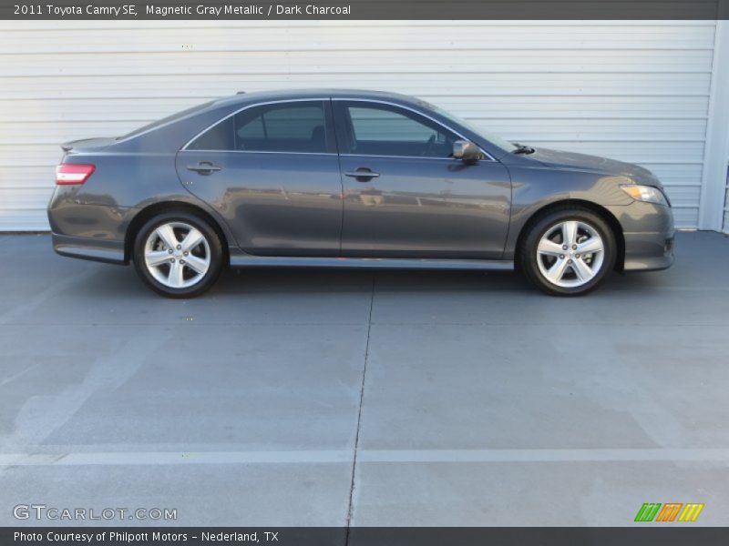 Magnetic Gray Metallic / Dark Charcoal 2011 Toyota Camry SE