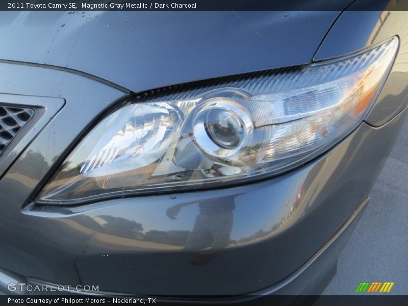 Magnetic Gray Metallic / Dark Charcoal 2011 Toyota Camry SE