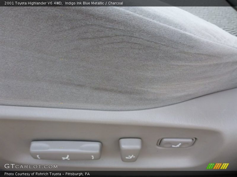 Indigo Ink Blue Metallic / Charcoal 2001 Toyota Highlander V6 4WD