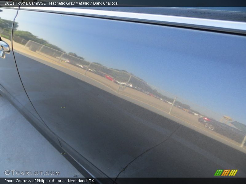 Magnetic Gray Metallic / Dark Charcoal 2011 Toyota Camry SE