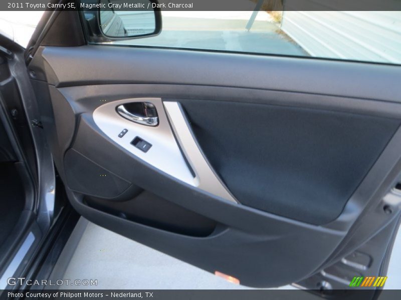 Magnetic Gray Metallic / Dark Charcoal 2011 Toyota Camry SE
