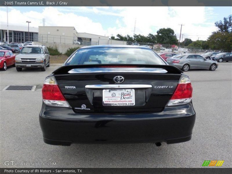 Black / Gray 2005 Toyota Camry LE