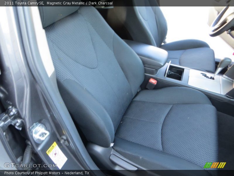 Magnetic Gray Metallic / Dark Charcoal 2011 Toyota Camry SE