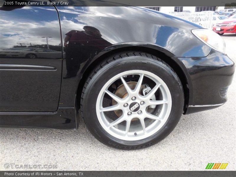 Black / Gray 2005 Toyota Camry LE