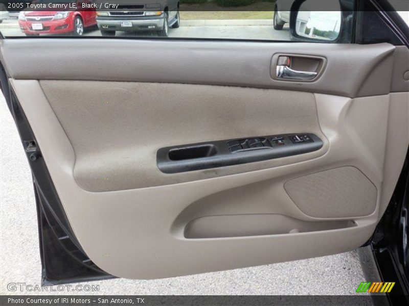 Black / Gray 2005 Toyota Camry LE