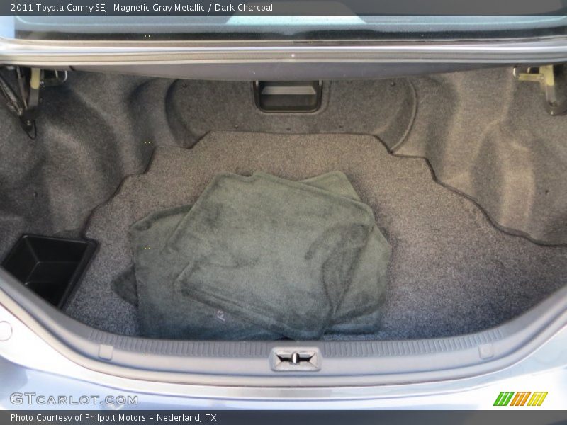 Magnetic Gray Metallic / Dark Charcoal 2011 Toyota Camry SE