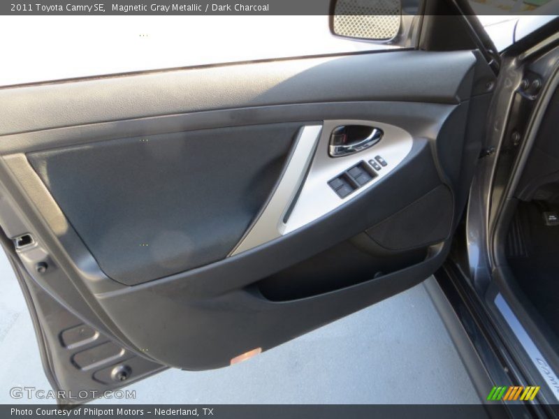 Magnetic Gray Metallic / Dark Charcoal 2011 Toyota Camry SE