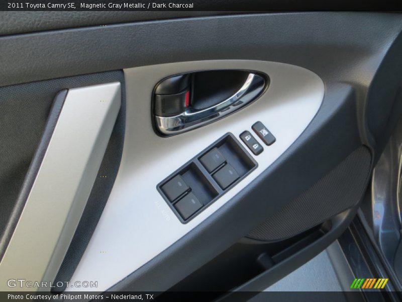 Magnetic Gray Metallic / Dark Charcoal 2011 Toyota Camry SE