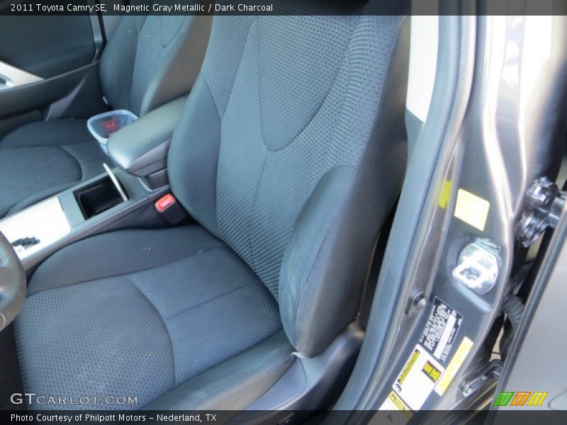 Magnetic Gray Metallic / Dark Charcoal 2011 Toyota Camry SE