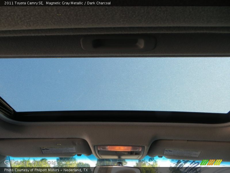 Magnetic Gray Metallic / Dark Charcoal 2011 Toyota Camry SE