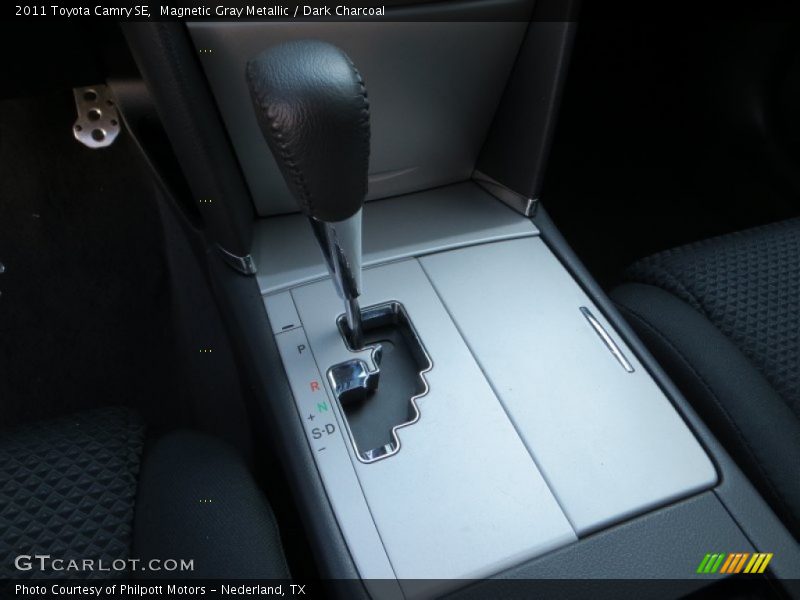 Magnetic Gray Metallic / Dark Charcoal 2011 Toyota Camry SE