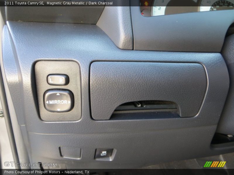Magnetic Gray Metallic / Dark Charcoal 2011 Toyota Camry SE