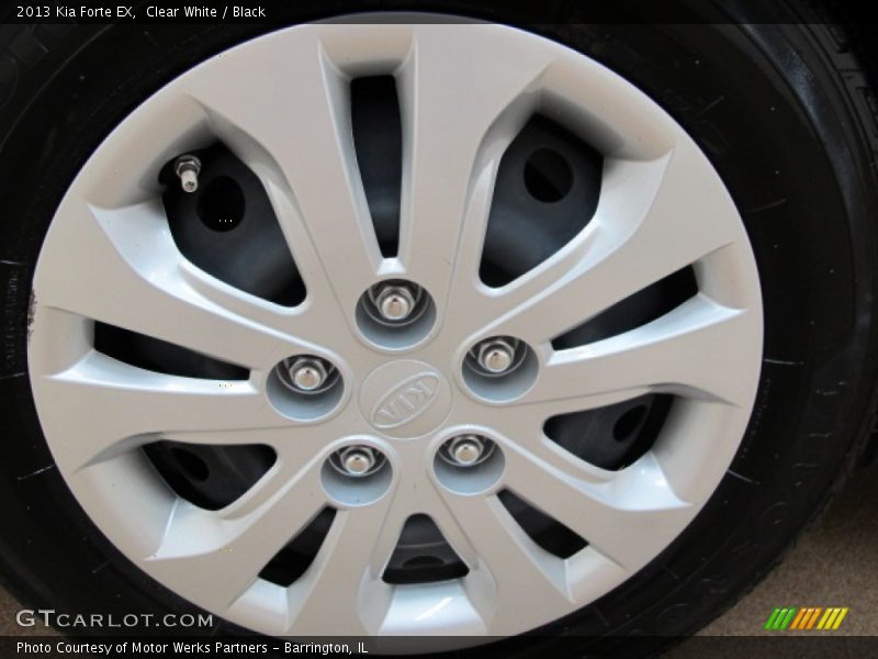 Clear White / Black 2013 Kia Forte EX