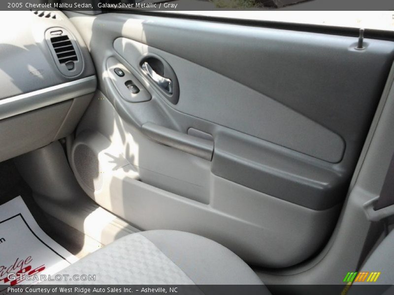 Galaxy Silver Metallic / Gray 2005 Chevrolet Malibu Sedan
