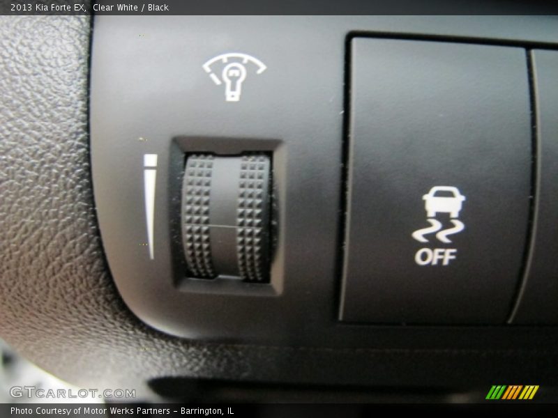 Clear White / Black 2013 Kia Forte EX