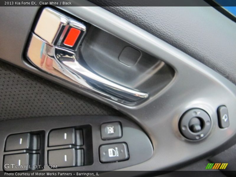 Clear White / Black 2013 Kia Forte EX