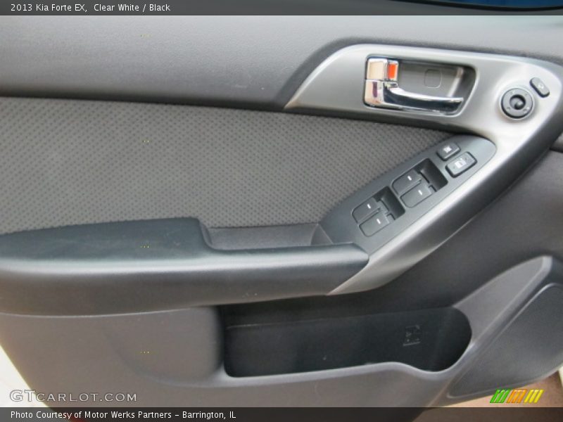 Clear White / Black 2013 Kia Forte EX