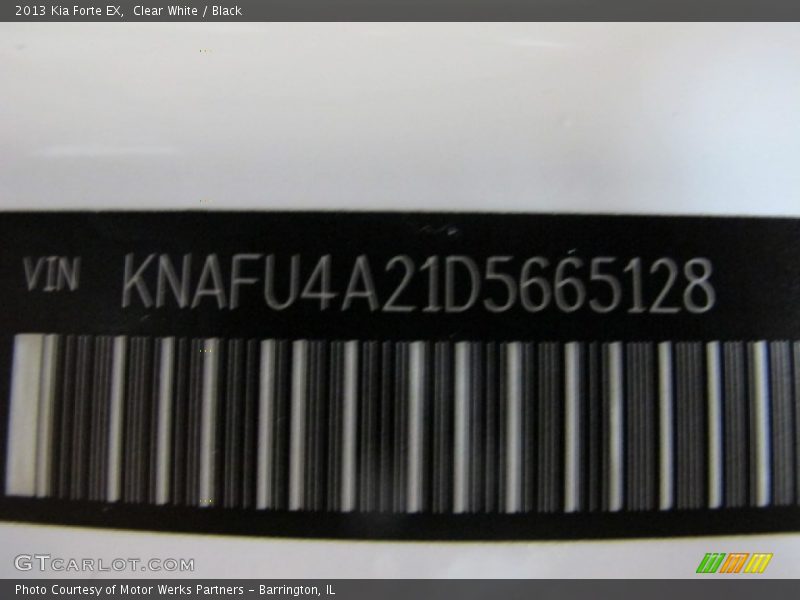 Clear White / Black 2013 Kia Forte EX