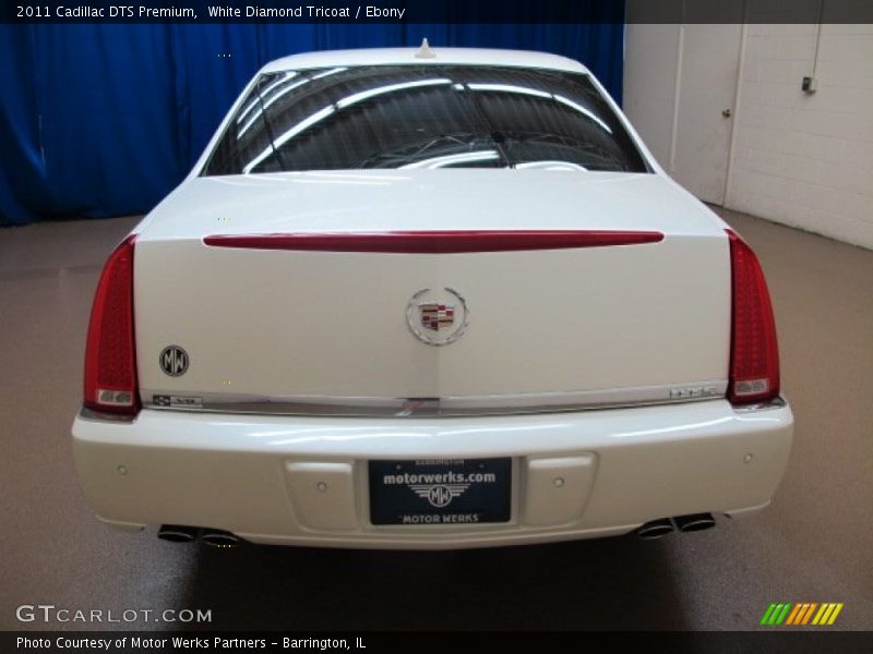 White Diamond Tricoat / Ebony 2011 Cadillac DTS Premium