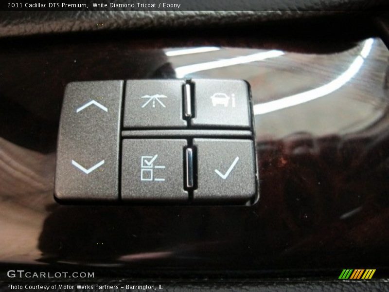 White Diamond Tricoat / Ebony 2011 Cadillac DTS Premium
