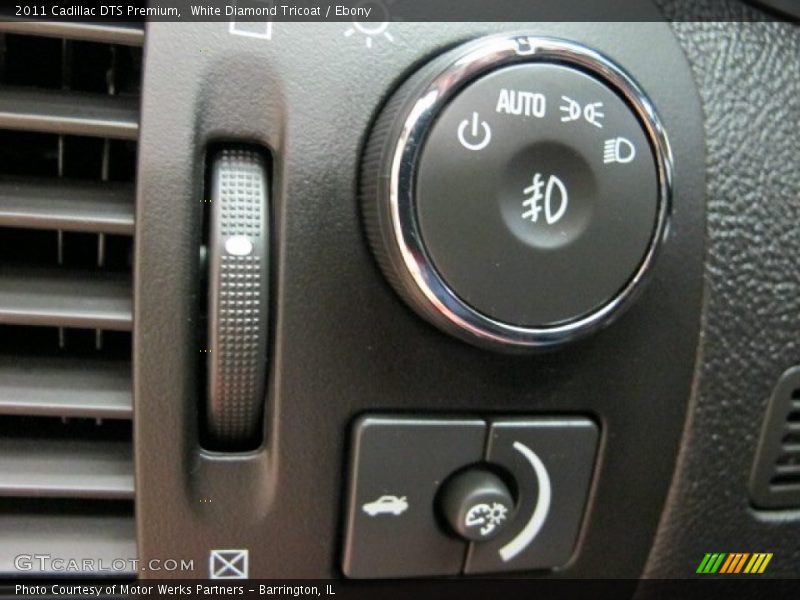 White Diamond Tricoat / Ebony 2011 Cadillac DTS Premium