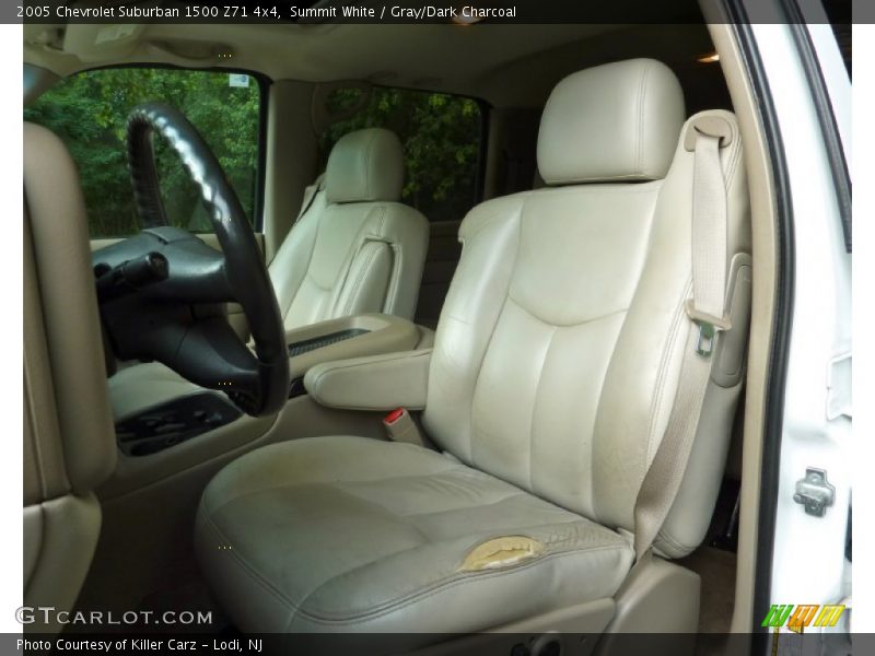 Summit White / Gray/Dark Charcoal 2005 Chevrolet Suburban 1500 Z71 4x4