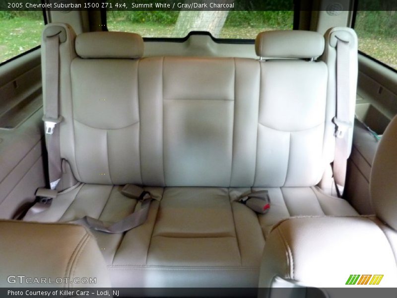 Summit White / Gray/Dark Charcoal 2005 Chevrolet Suburban 1500 Z71 4x4