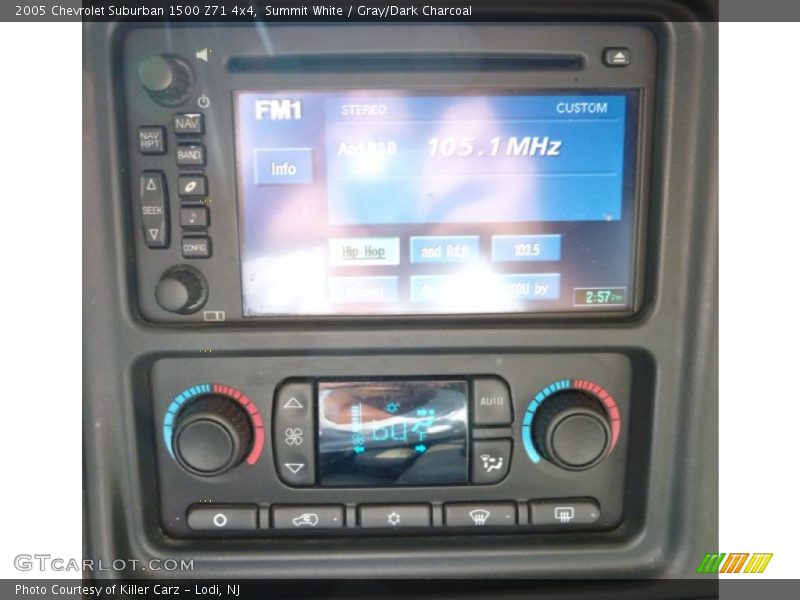 Summit White / Gray/Dark Charcoal 2005 Chevrolet Suburban 1500 Z71 4x4