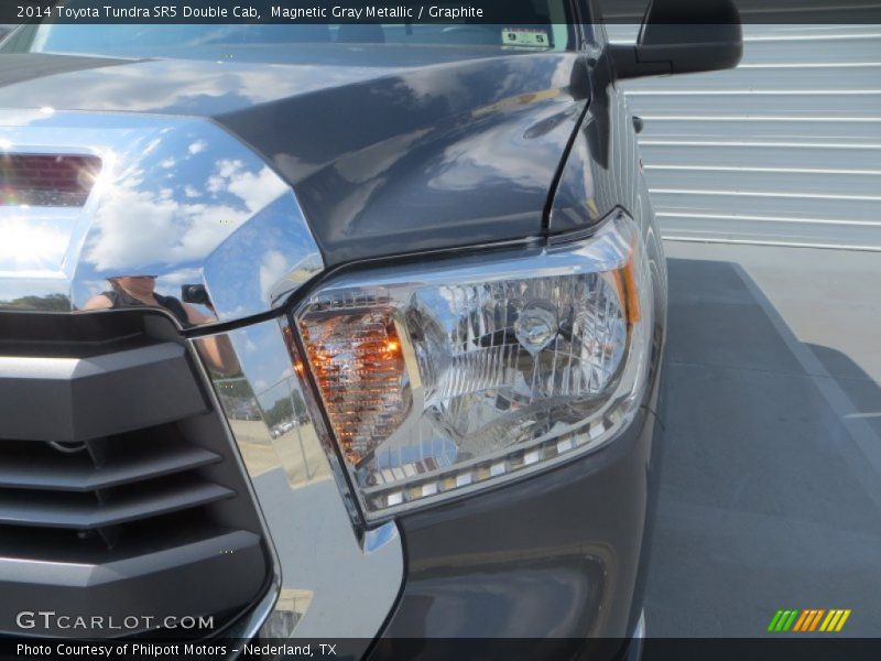 Magnetic Gray Metallic / Graphite 2014 Toyota Tundra SR5 Double Cab