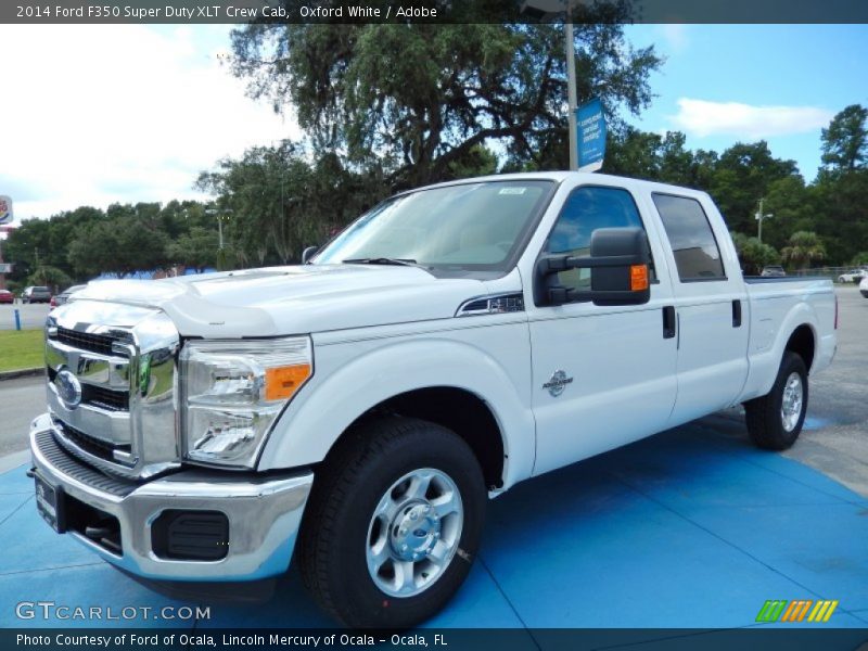 Front 3/4 View of 2014 F350 Super Duty XLT Crew Cab