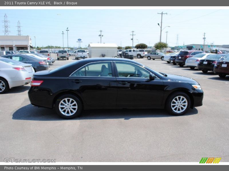 Black / Bisque 2011 Toyota Camry XLE V6