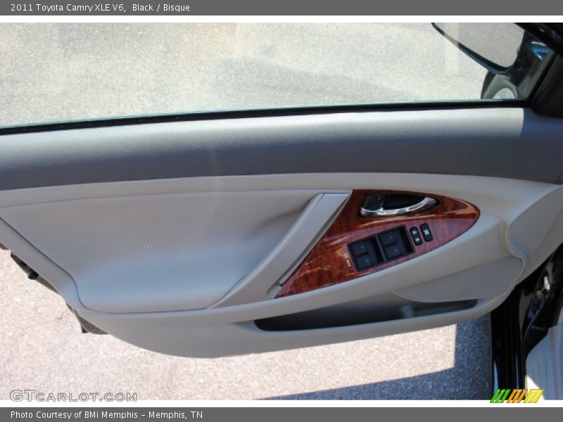 Black / Bisque 2011 Toyota Camry XLE V6
