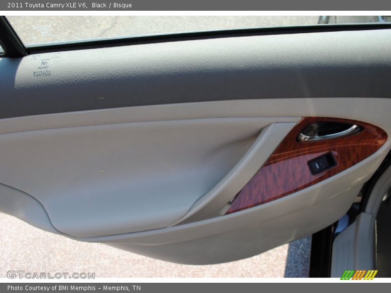 Black / Bisque 2011 Toyota Camry XLE V6
