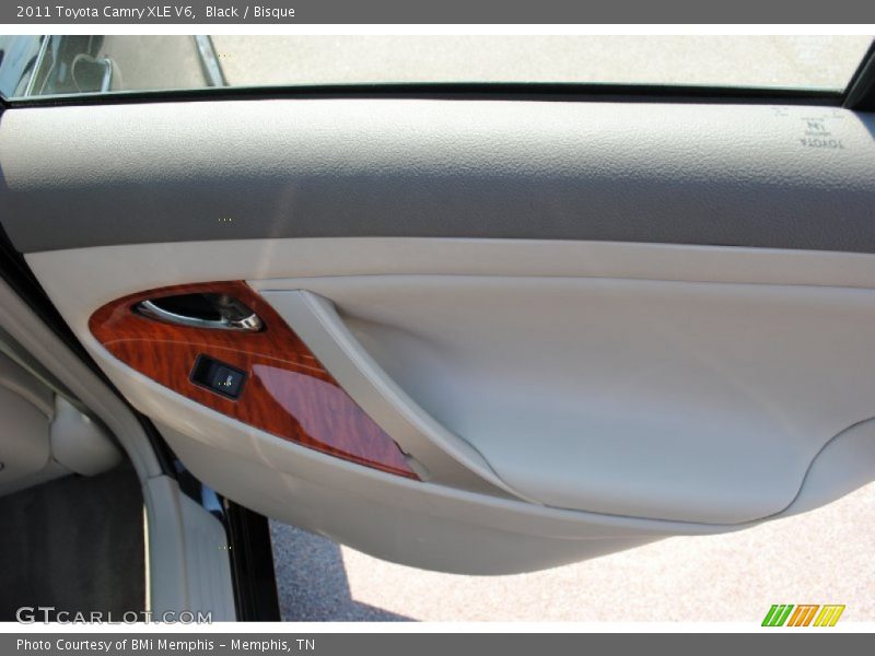 Black / Bisque 2011 Toyota Camry XLE V6